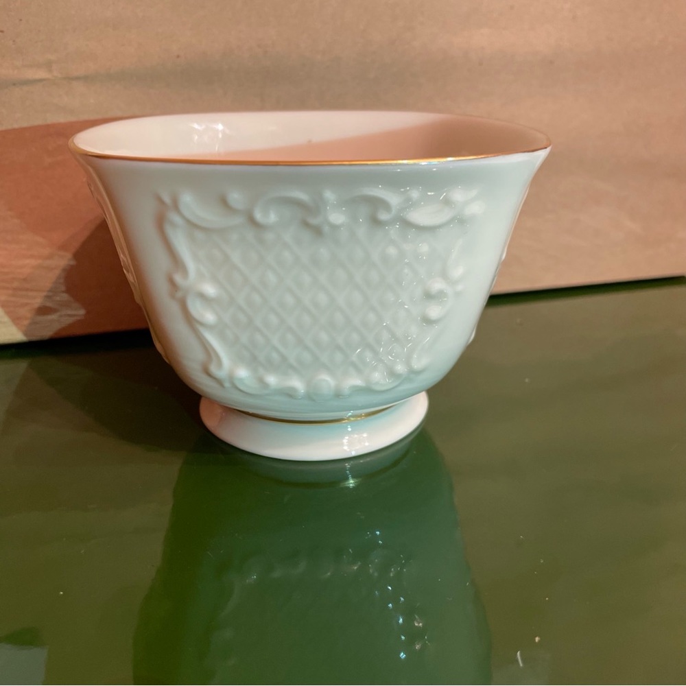 Lenox Canterbury Collection squared trinket bowl